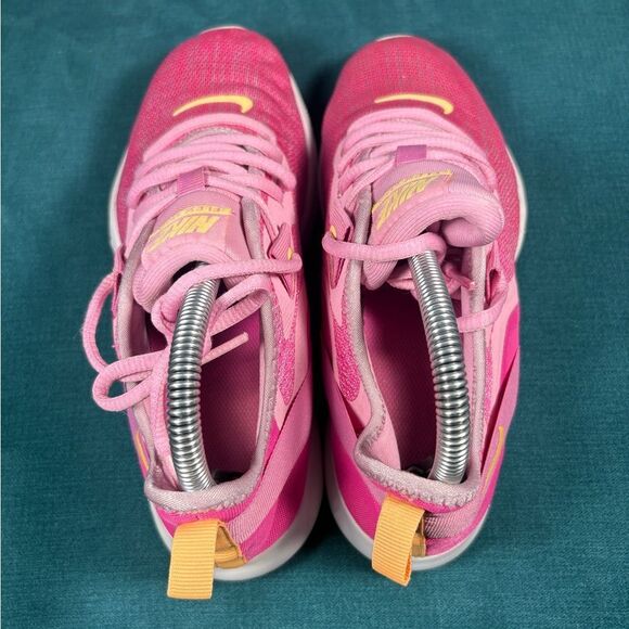 Size 7.5 - Women’s Nike Flex Trainer pink shoes - Picture 6 of 8